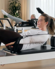 16:00 Uhr Reformer Full Body 45 Minuten
